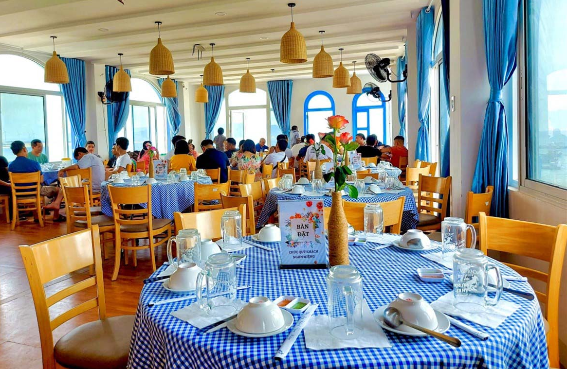 Nhà hàng hải sản Nhơn Lý